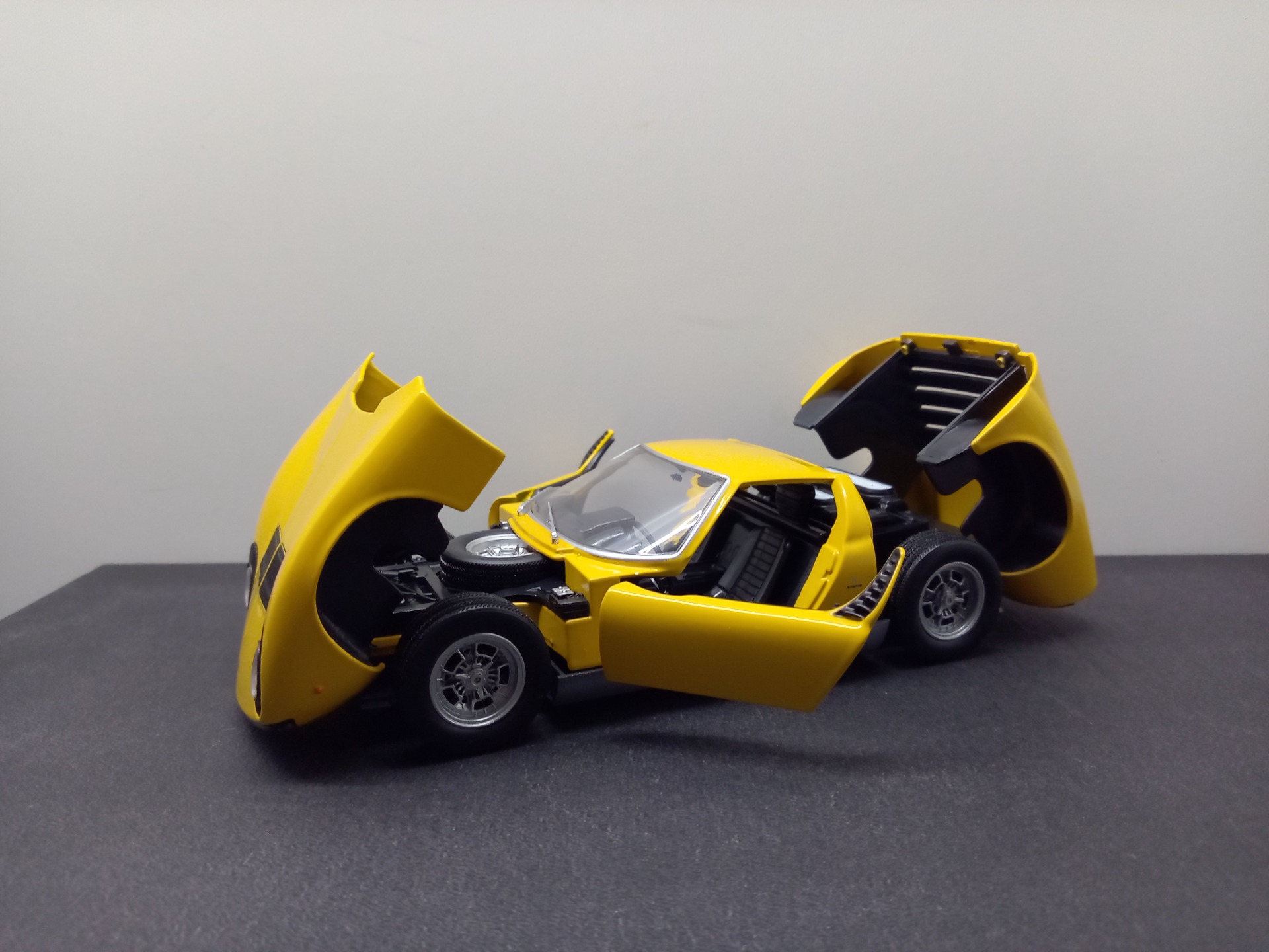 1:24 Leo Models Lamborghini Miura